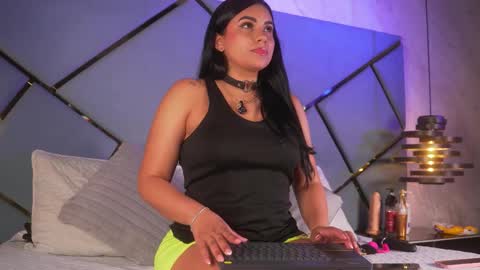 Snapshot of giorgia_13 chatting on November 2025 03:27:02 AM giorgia online show from November 2025 03:27:02 AM