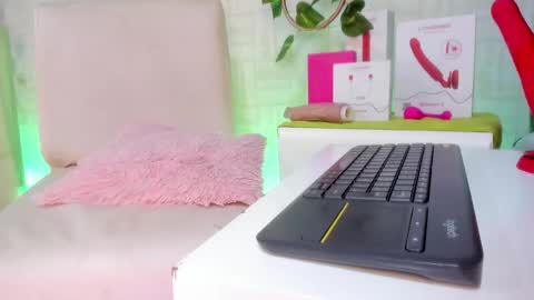 Snapshot of giorgina_moretti chatting on February 2025 10:39:01 AM Giorgina online show from February 2025 10:39:01 AM