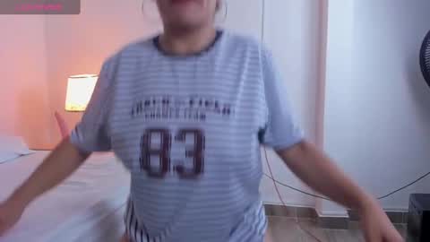 Snapshot of gipsela_gomez chatting on January 2025 07:43:01 PM G I S E P L A online show from January 2025 07:43:01 PM