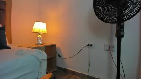 Snapshot of gipsela_gomez chatting on March 2025 10:27:02 PM G I S E P L A online show from March 2025 10:27:02 PM