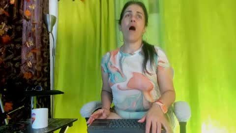 Snapshot of girasol_walton chatting on July 2026 02:03:01 PM Girasol Walton online show from July 2026 02:03:01 PM