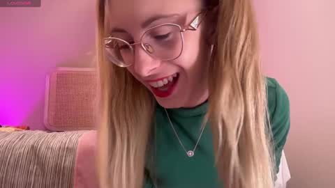 Nikki online show from December 2024 05:11:01 PM