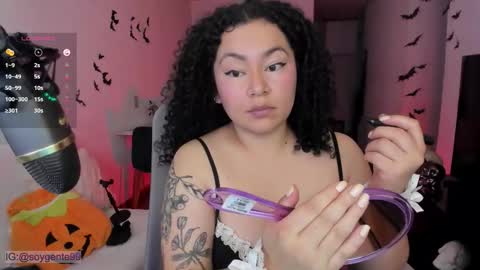 girl_inline online show from November 2025 12:01:02 AM