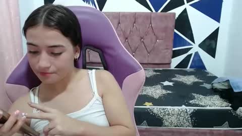 girl_princess18 online show from October 2025 02:45:02 AM