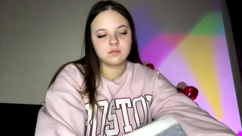 girl_shy07 online show from February 2026 07:07:01 PM