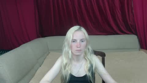 Snapshot of girl_summer97 chatting on May 2026 01:15:02 PM Katia online show from May 2026 01:15:02 PM