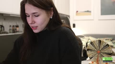 Kristin  online show from November 2025 05:33:02 PM