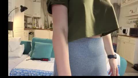 Snapshot of girlfrend10 chatting on December 2025 03:38:02 PM Girlfriend online show from December 2025 03:38:02 PM