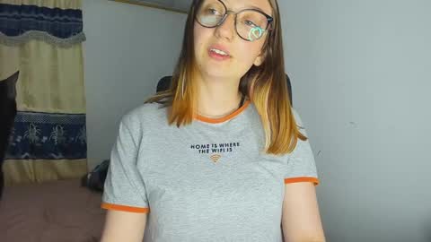 Maze    Thumbs up online show from December 2024 03:18:02 AM