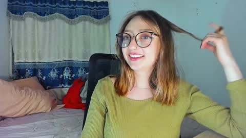 Maze    Thumbs up online show from December 2024 04:11:01 AM