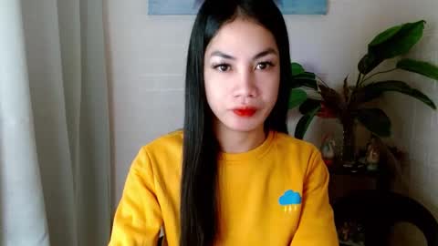 Snapshot of girlwhobelieveinmagic chatting on March 2025 04:49:01 AM Callmenor online show from March 2025 04:49:01 AM