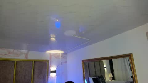     online show from October 2025 10:18:01 AM