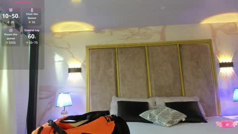     online show from November 2025 12:04:01 PM