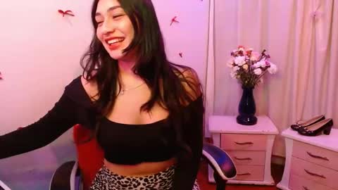 Snapshot of giselle_greey chatting on October 2025 07:40:01 AM giselle_greey online show from October 2025 07:40:01 AM