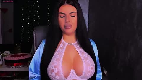 Giulia online show from October 2025 09:02:02 PM