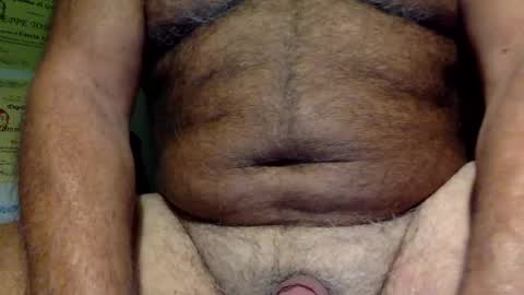 giutomma930394 online show from November 2025 11:32:01 PM