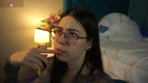 Agness online show from November 2025 02:05:04 PM