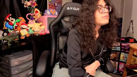 glaceon9 online show from November 2025 05:12:02 PM