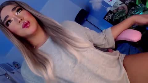 Snapshot of glamorous_aika chatting on February 2025 01:03:01 AM glamorous_aika online show from February 2025 01:03:01 AM