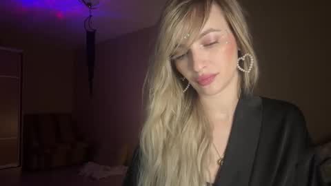 glamour_rogue online show from December 2025 10:28:02 PM