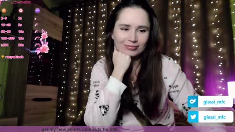 Snapshot of glassi chatting on January 2025 08:00:02 PM glassi online show from January 2025 08:00:02 PM