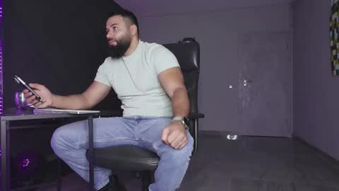 Matthew .. for short call me Matt online show from November 2025 04:49:01 AM