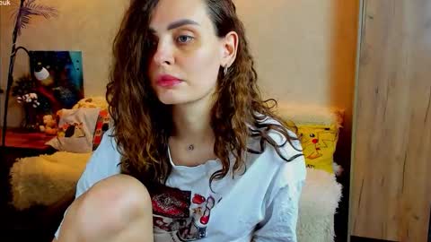 Gloria Wood online show from November 2025 06:20:01 PM