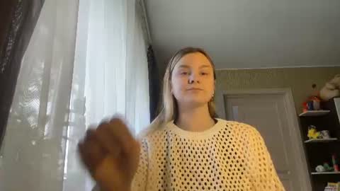 Snapshot of glynisbucknell chatting on June 2026 11:35:02 AM Nikki online show from June 2026 11:35:02 AM