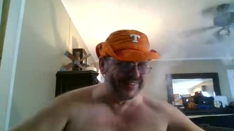 Snapshot of gobey33 chatting on October 2025 05:22:02 PM IDKIDCIDGAF online show from October 2025 05:22:02 PM