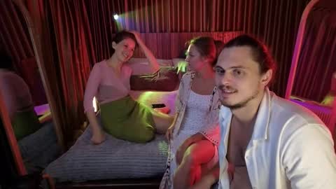   330 UTC2 girls   online show from November 2025 03:17:01 AM