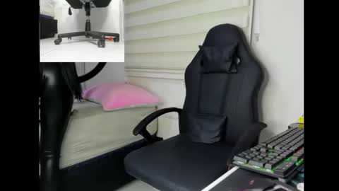 goddess_of_pigs online show from December 2025 10:50:01 PM