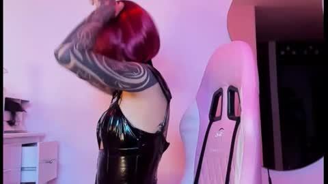 vee online show from October 2025 05:22:01 AM