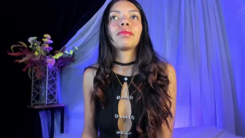 Snapshot of goddessjulieta chatting on February 2025 01:33:01 AM Julieta online show from February 2025 01:33:01 AM