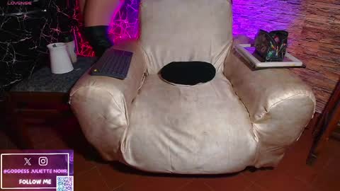 Snapshot of goddessjuliettenoiir chatting on June 2026 11:02:01 AM Goddes Juliette Noiir online show from June 2026 11:02:01 AM