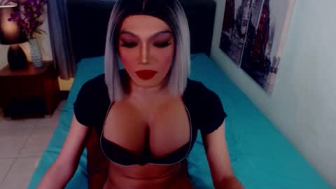 Snapshot of goddessselfsucker chatting on February 2026 05:38:01 AM Lucy Pearl online show from February 2026 05:38:01 AM