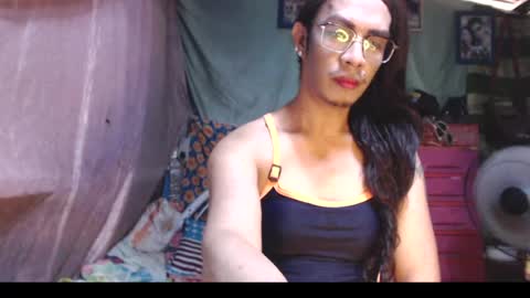 Snapshot of goddesssonyaxxx chatting on May 2026 07:03:02 AM KENNY DOLL online show from May 2026 07:03:02 AM