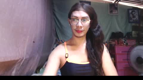 Snapshot of goddesssonyaxxx chatting on May 2026 06:44:02 AM KENNY DOLL online show from May 2026 06:44:02 AM