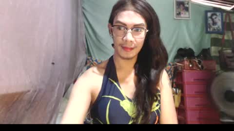 Snapshot of goddesssonyaxxx chatting on June 2026 06:26:02 AM KENNY DOLL online show from June 2026 06:26:02 AM