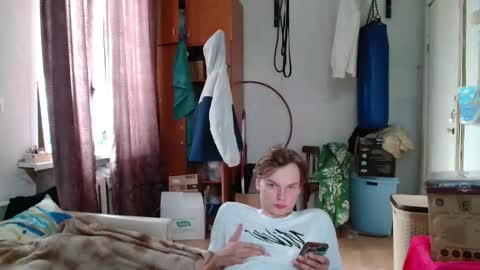 Snapshot of gofymcmouse chatting on October 2025 10:00:02 AM Daniel online show from October 2025 10:00:02 AM