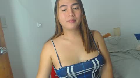 Snapshot of goldbella_ chatting on February 2025 11:49:01 AM bella online show from February 2025 11:49:01 AM