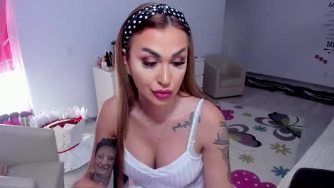 Snapshot of golddivine00 chatting on February 2025 08:59:02 AM Nicole.. online show from February 2025 08:59:02 AM