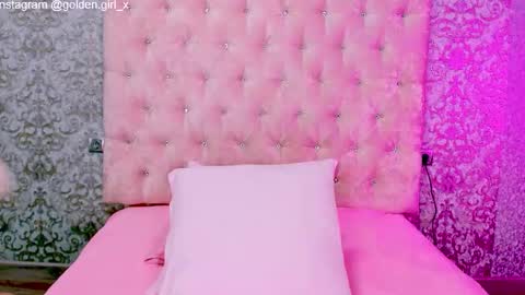 Snapshot of golden_girl__ chatting on October 2025 02:01:02 AM golden girl online show from October 2025 02:01:02 AM