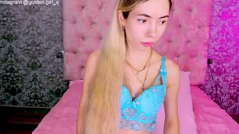 Snapshot of golden_girl__ chatting on November 2025 01:49:01 AM golden girl online show from November 2025 01:49:01 AM