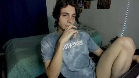 Snapshot of golden_ryan chatting on May 2026 07:36:01 AM Jmmmm online show from May 2026 07:36:01 AM