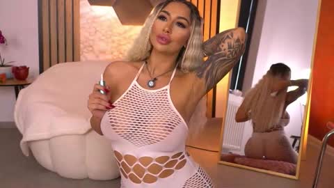 Snapshot of goldenamberx chatting on February 2026 05:57:01 AM GoldenAmberX online show from February 2026 05:57:01 AM