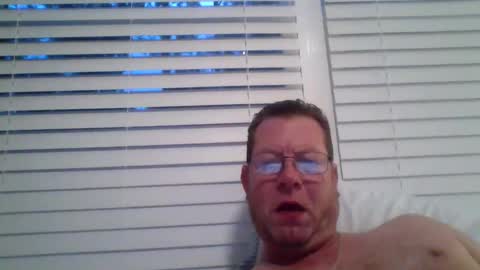 goldenbear3111 online show from September 2025 11:15:02 AM