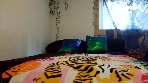 XxPretentious PeachxX online show from June 2026 08:42:02 PM