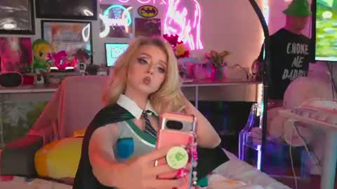 Snapshot of goldengoddessxxx chatting on August 2026 09:17:02 PM Sammy online show from August 2026 09:17:02 PM