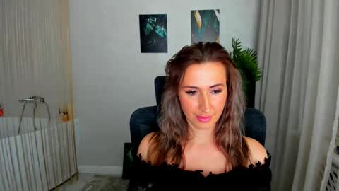 Olivia online show from November 2025 09:57:02 PM