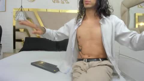 Snapshot of goldentemptation_ chatting on April 2026 12:58:01 PM goldentemptation_ online show from April 2026 12:58:01 PM